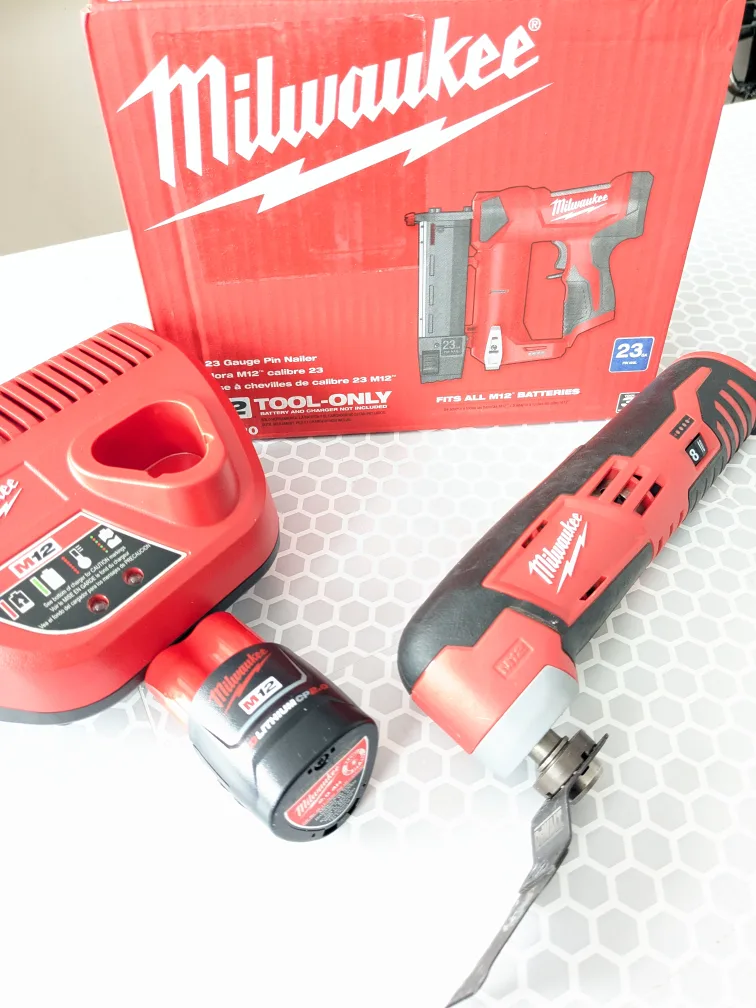 M12 Milwaukee 23GA Cordless Pin Nailer Combo
