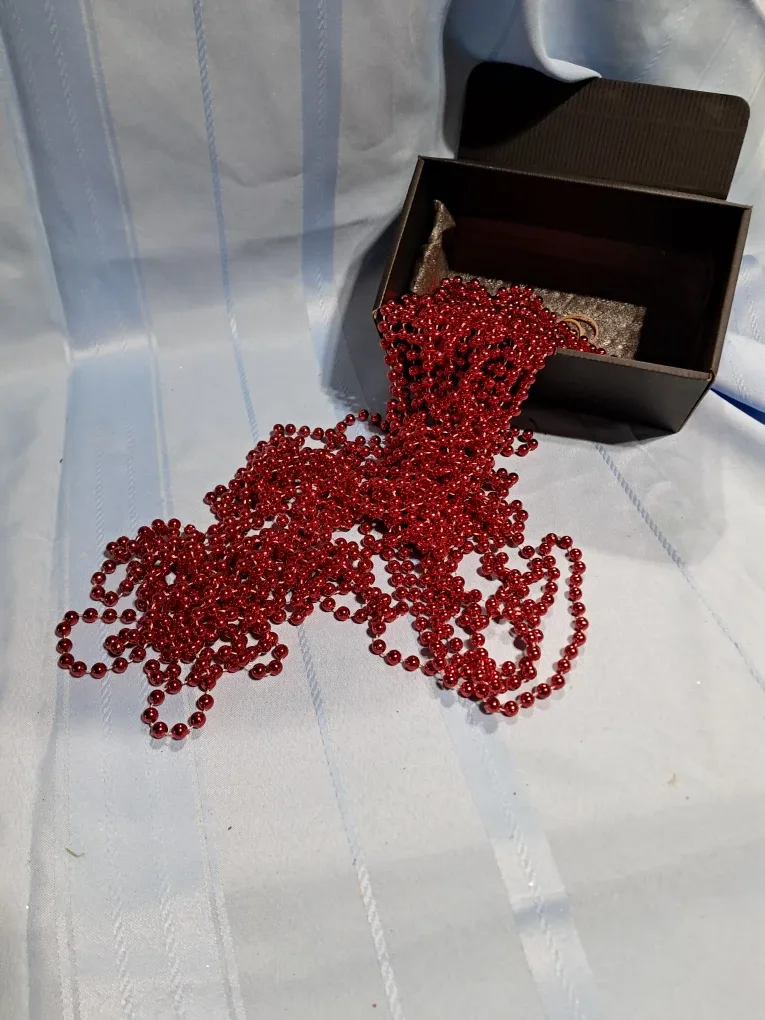 Christmas Floral Decorations image indicator(3)