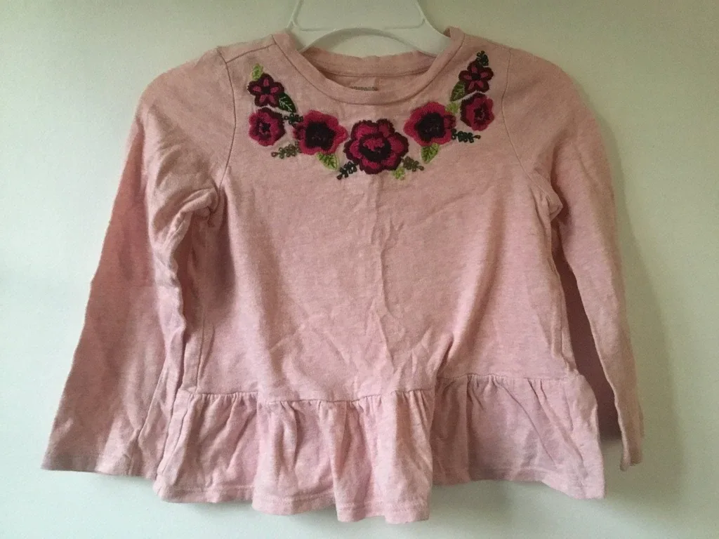 Girls sz 4 tshirts $3 each image indicator(5)