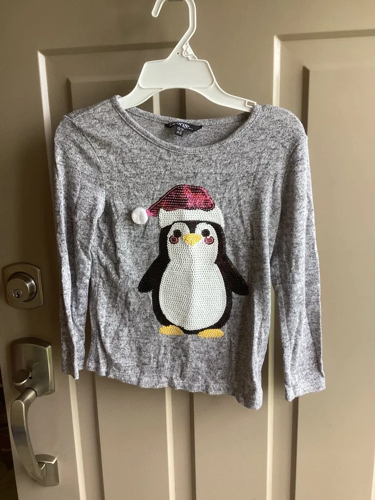 Girls sz 4 tshirts $3 each image indicator(8)