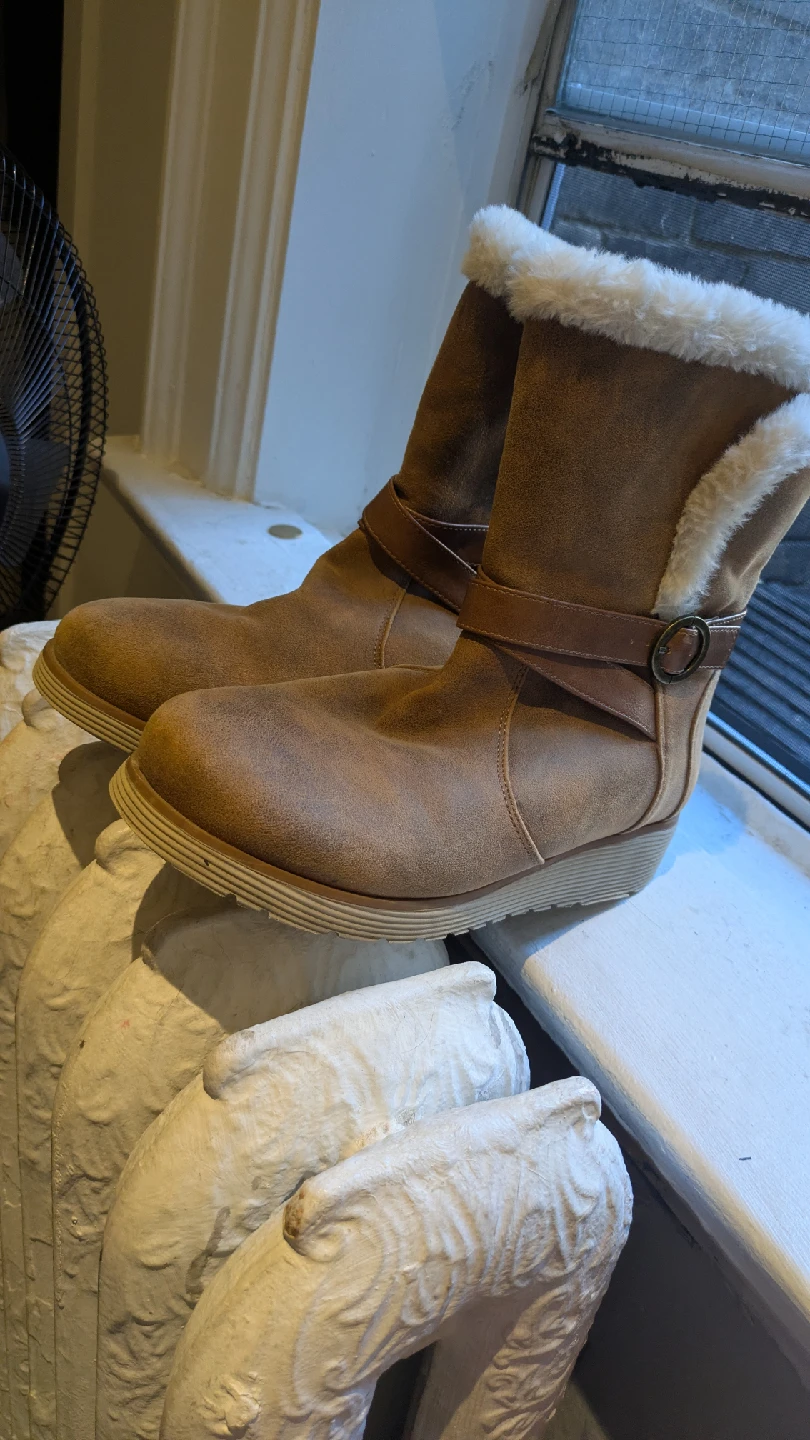 Brown Winter Boots with Fur Trim - photo 2
