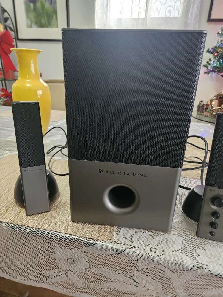 Altec Lansing VS4121 Powered Audio System - photo 2