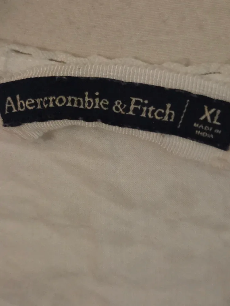 Abercrombie & Fitch White Top - Size XL