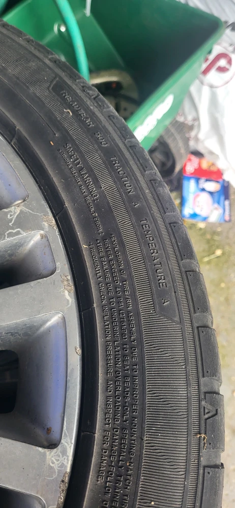 Sumitomo SP02 Tires - 215/60R16 - photo 3