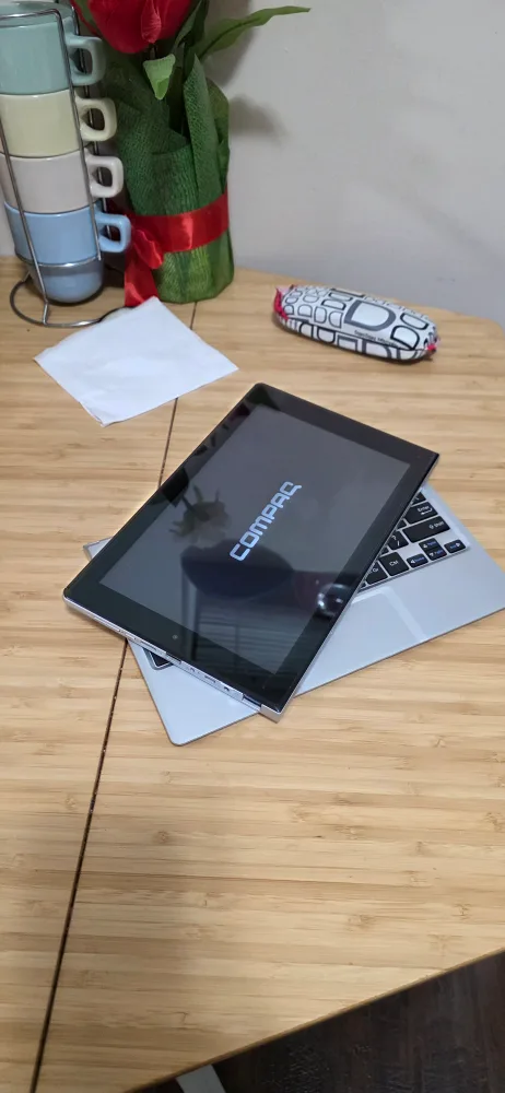 Compaq 2-in-1 Tablet/Laptop image indicator(8)