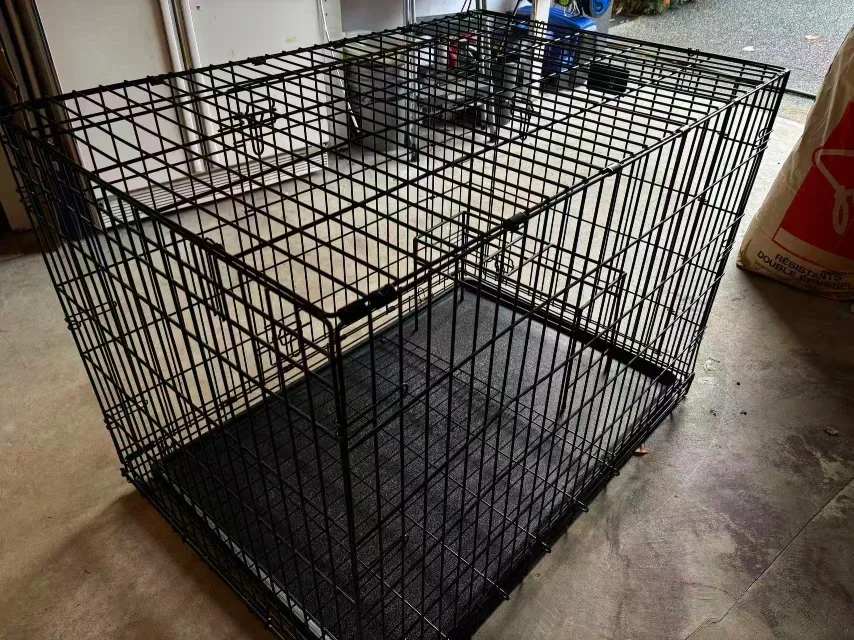 Dog Crate w/ Divider image indicator(2)