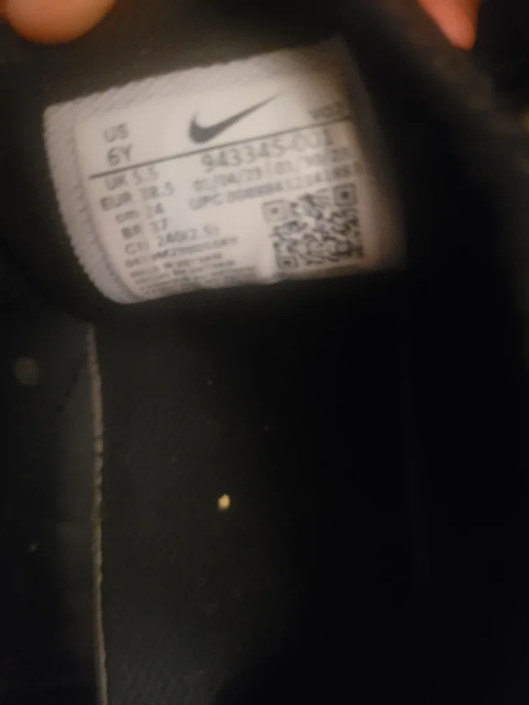 Nike Air Max 270 Youth Size 6Y Black image indicator(4)