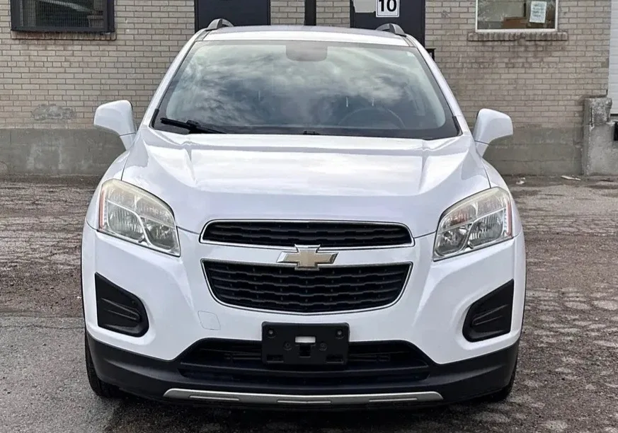 2014 Chevrolet Trax LT - White SUV image indicator(3)