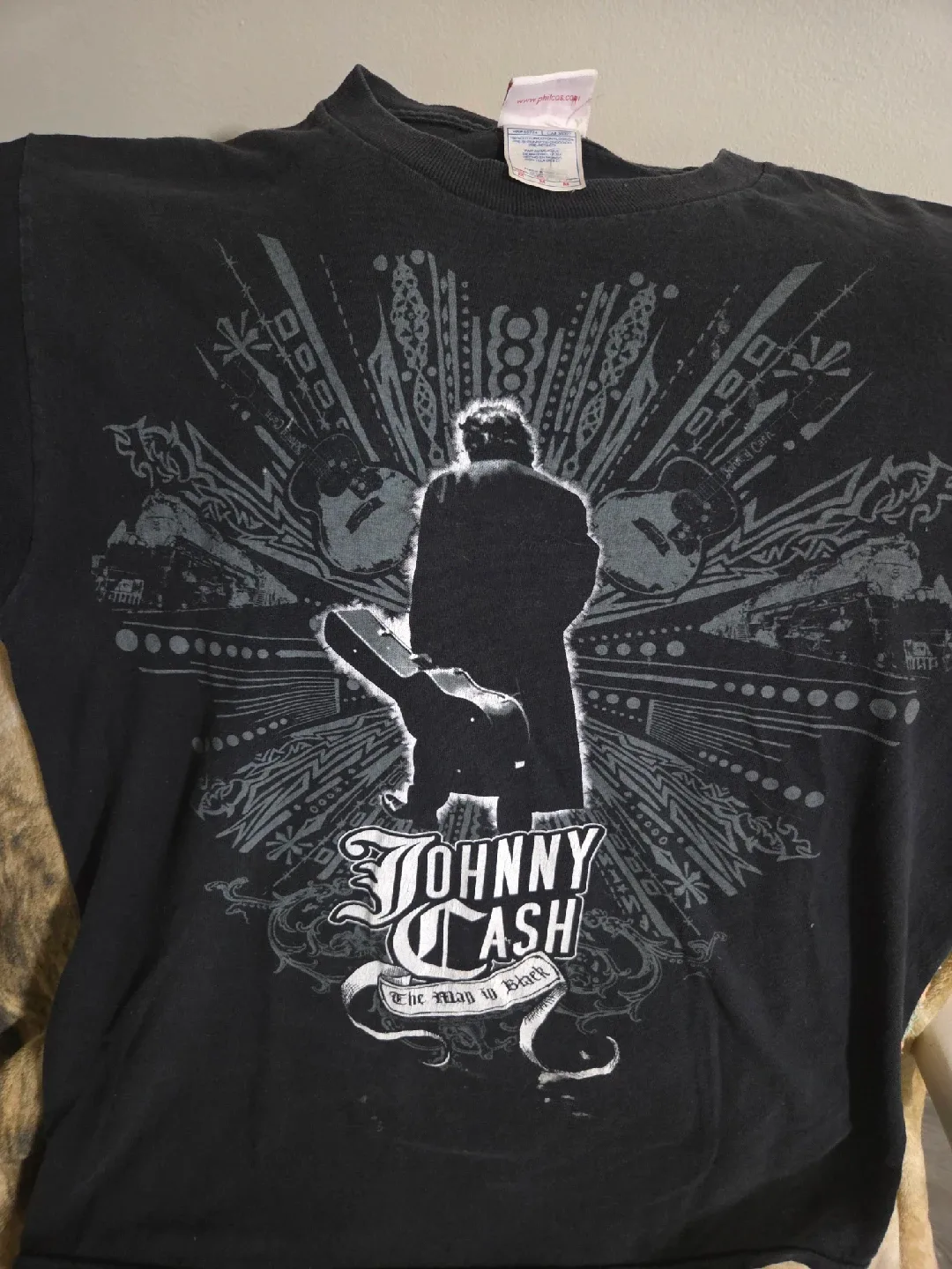 Johnny Cash 'The Man in Black' T-Shirt thumbnail
