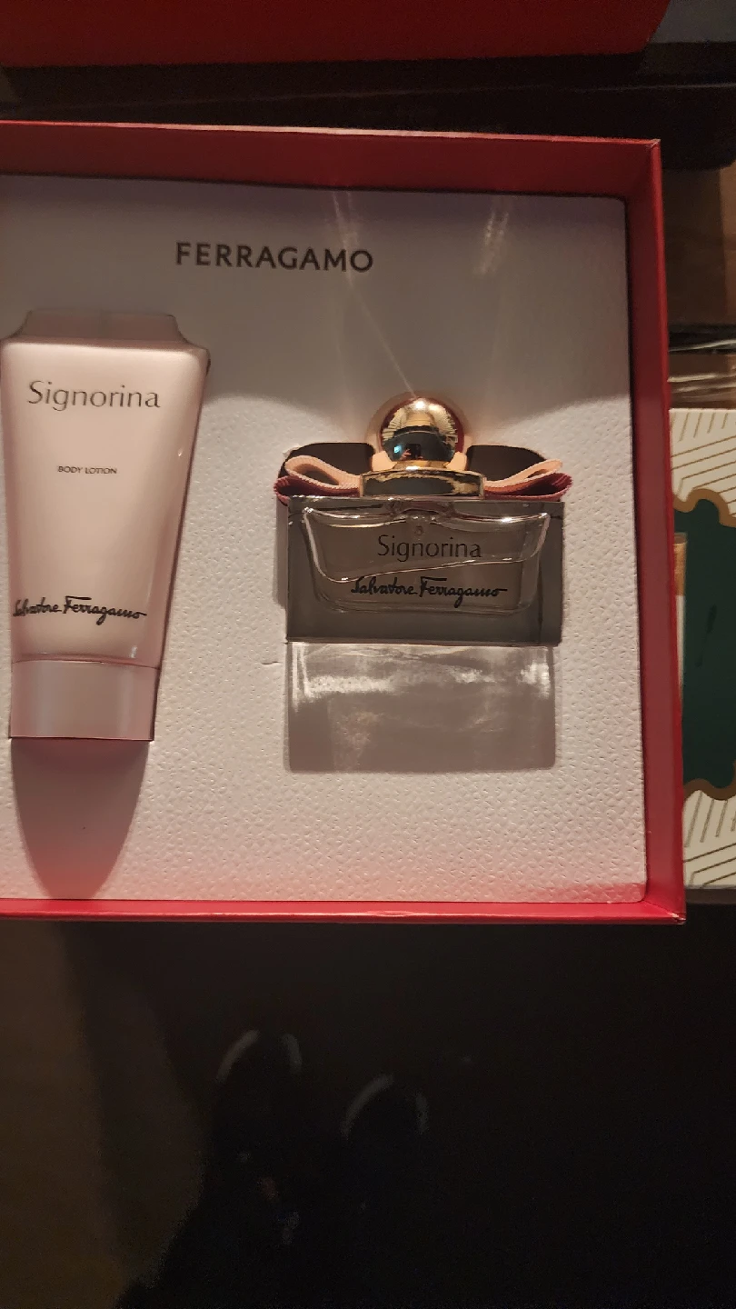 Salvatore Ferragamo Signorina Gift Set