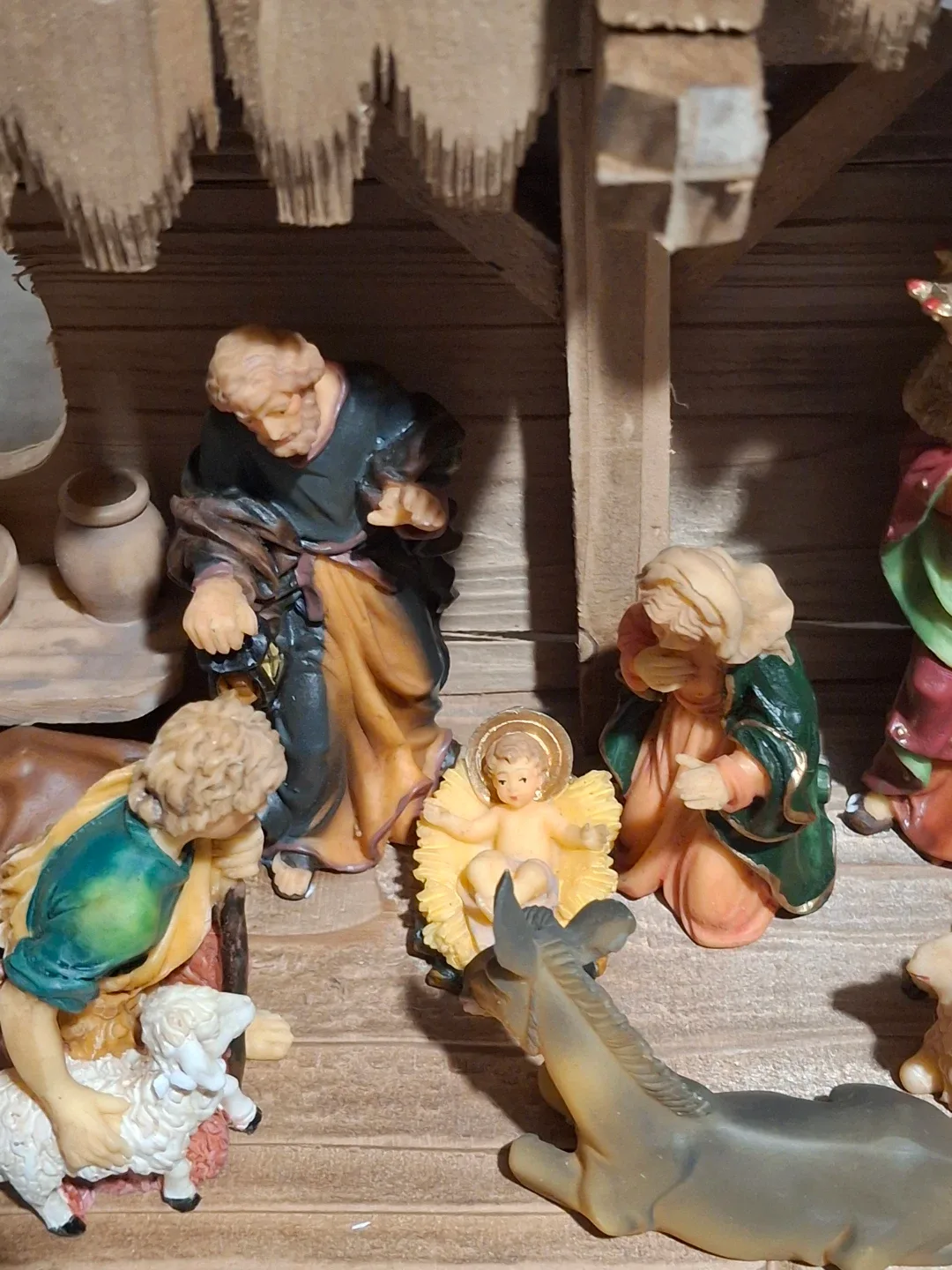 Nativity Scene Set with Wooden Stable image indicator(8)