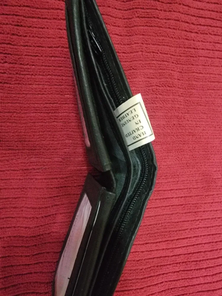 Bi-Fold Multi-Window Pass Case Wallet image indicator(4)