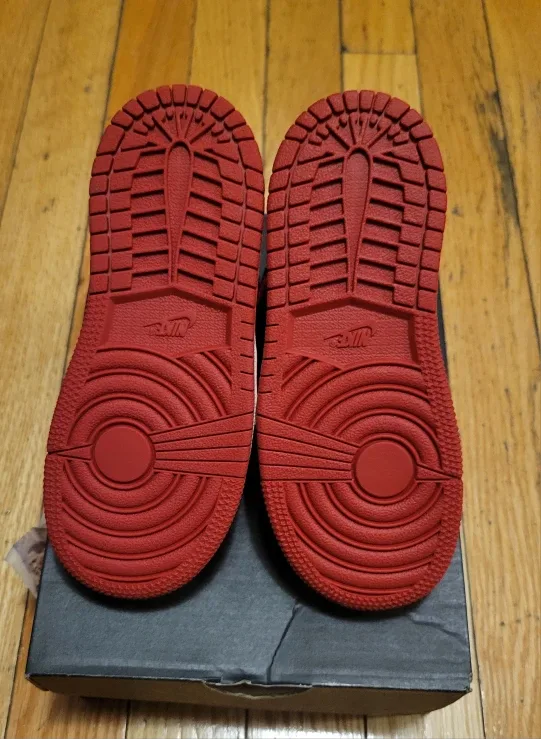 Nike Air Jordan 1 Retro High OG Toddler Size 10C image indicator(3)