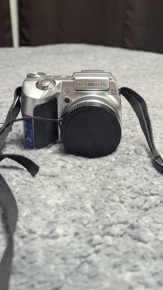 Olympus SP-510UZ Digital Camera