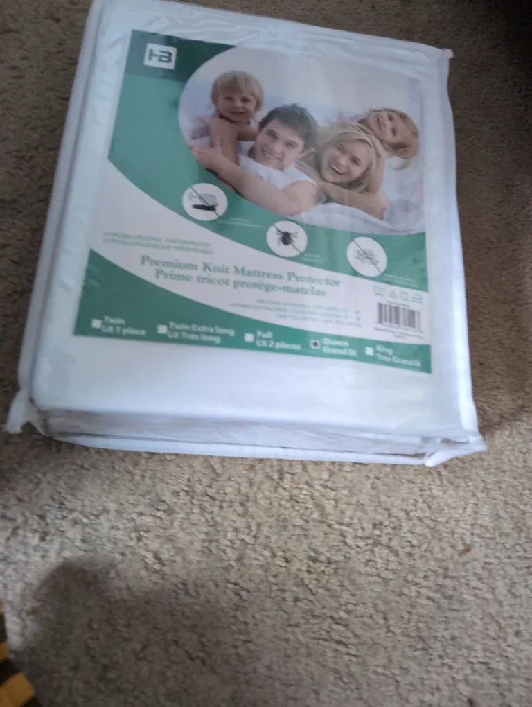 HB Twin Mattress Protector - New in Package!