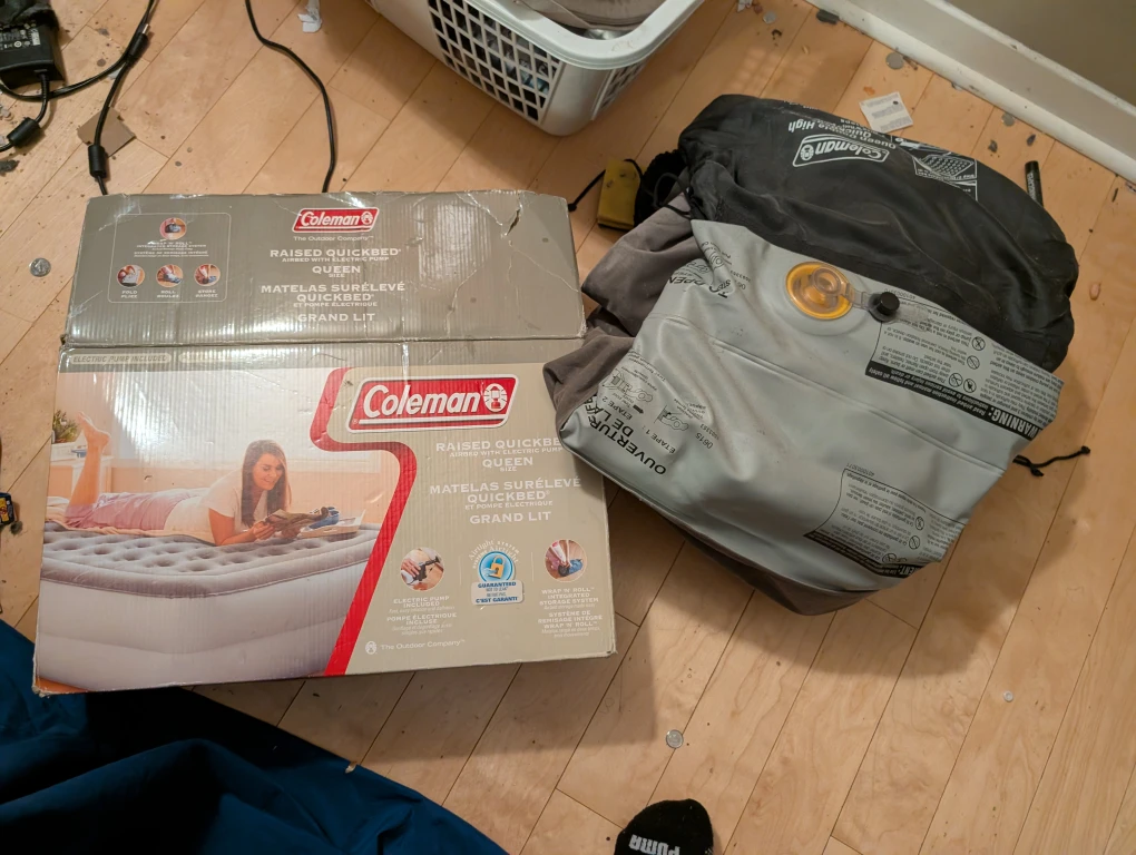 Coleman Queen Raised Quickbed - Grand Lit