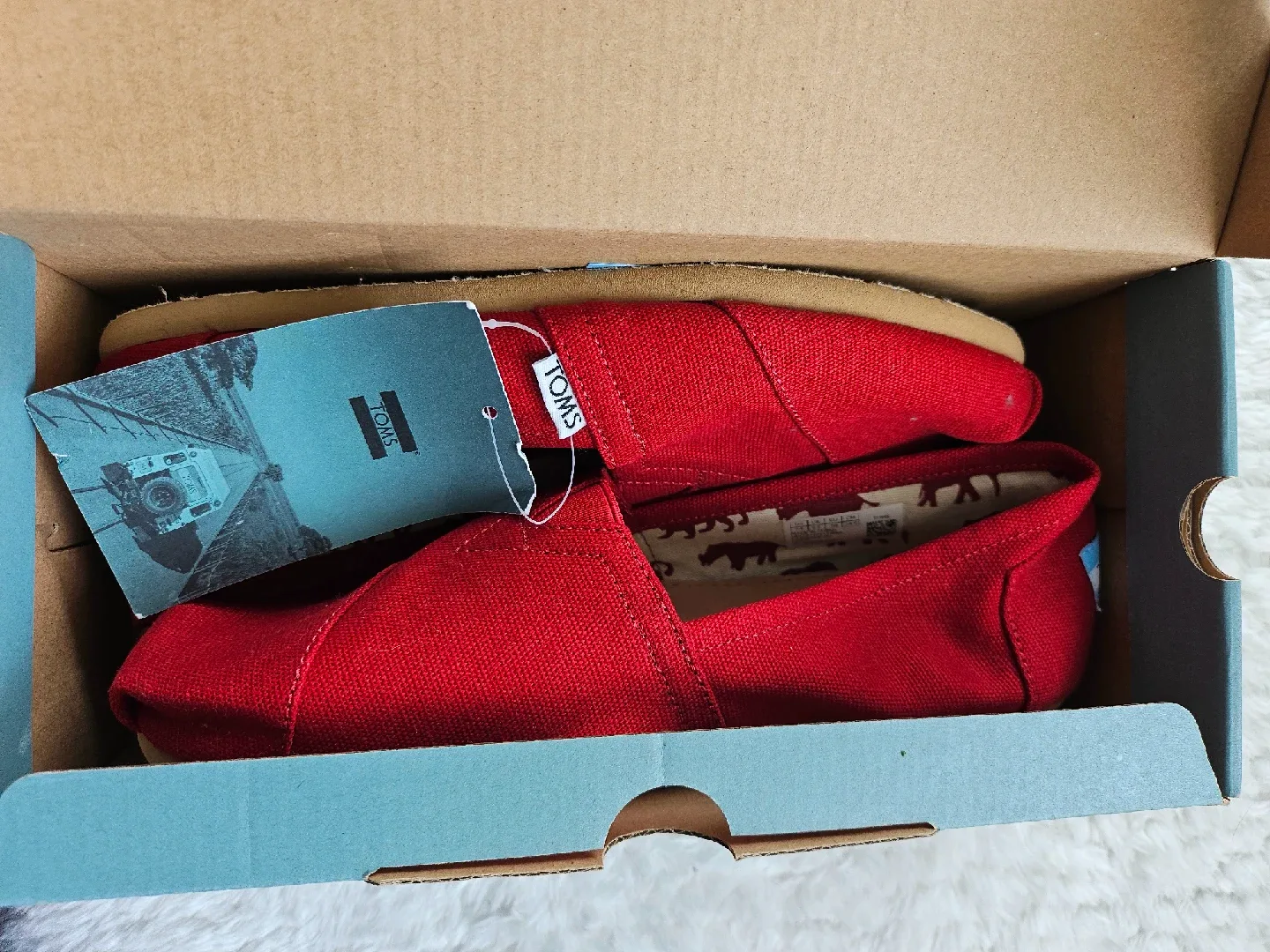 TOMS Classic Red Canvas Shoes - Women's Size 7.5 image indicator(2)