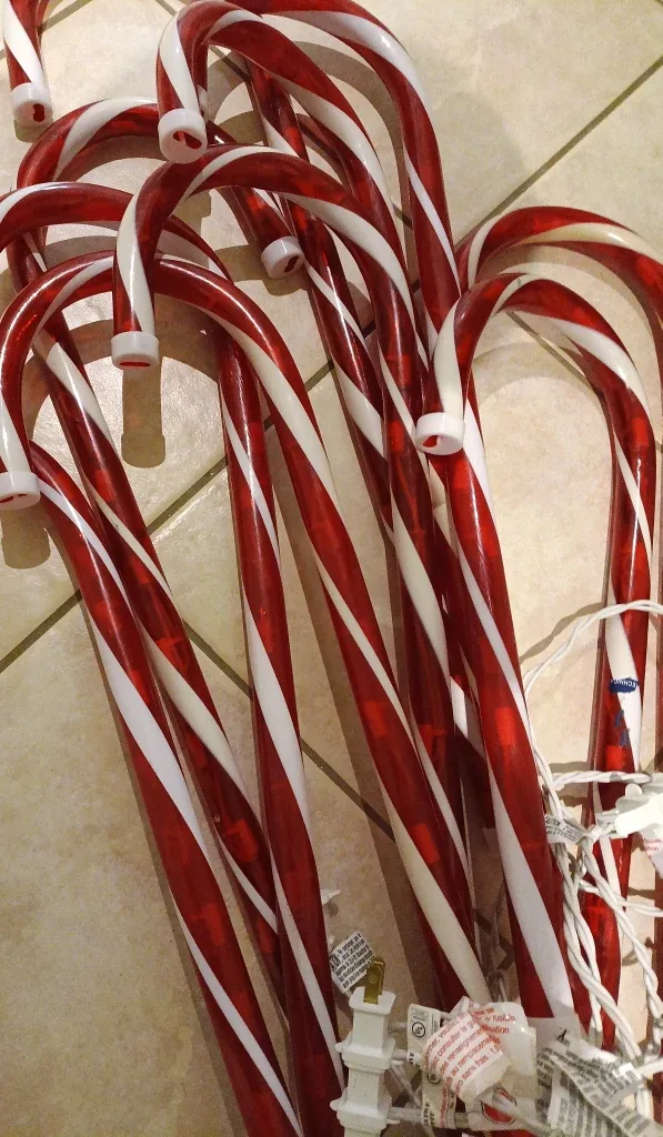 Candy Cane Indoor/outdoor Christmas Lights image indicator(2)