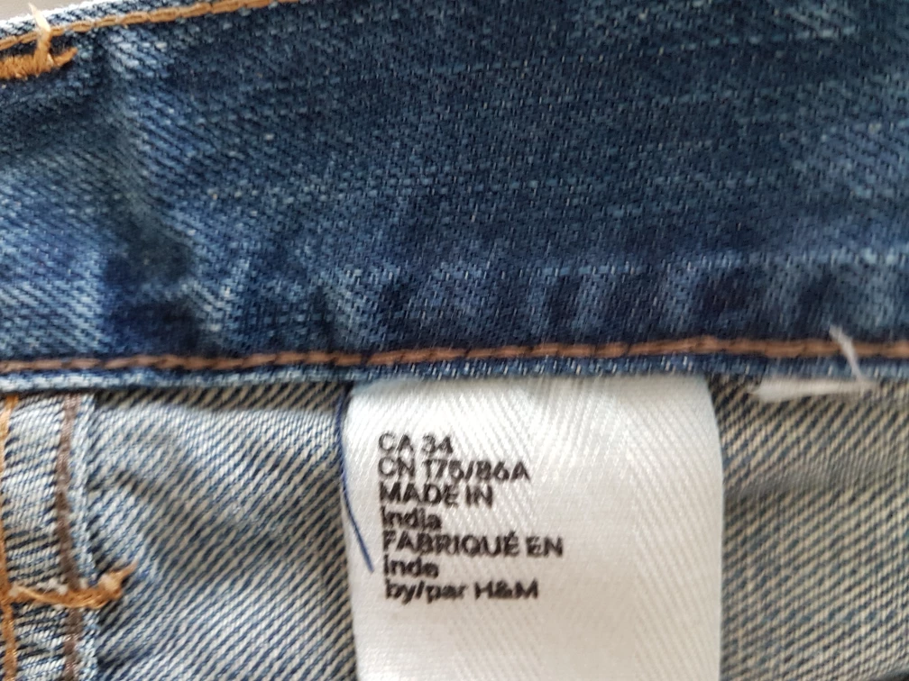 H&M Denim Shorts - Size 34 - photo 2