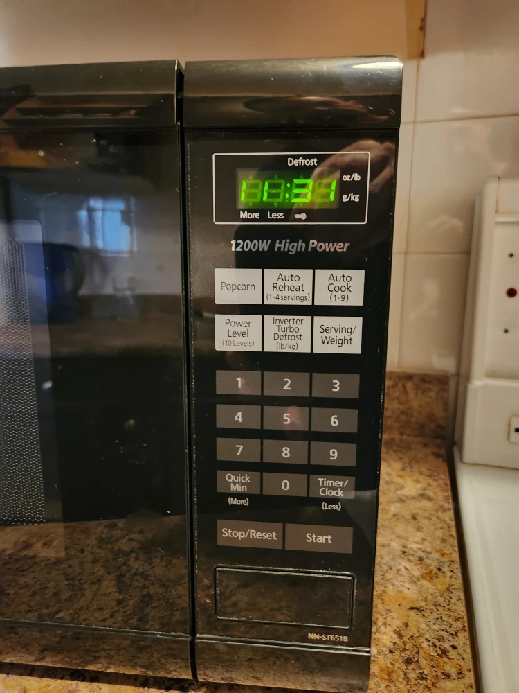 Panasonic Inverter Microwave NN-ST651B - Black - photo 2