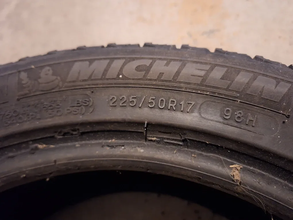 Michelin X-Ice Snow Tire 225/50R17 image indicator(3)