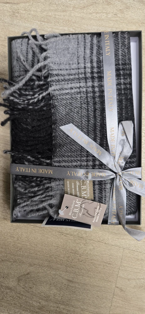 Cashmere Scarf - New in Box - photo 2