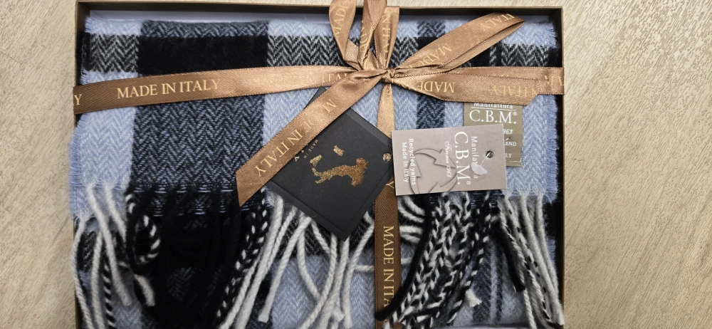 Cashmere Scarf - New in Box - photo 3