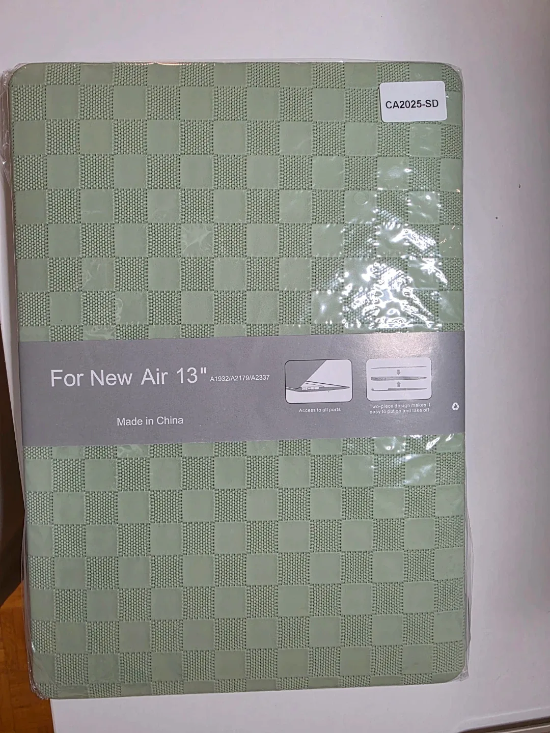 New Air 13" MacBook Case - Green Checkered image indicator(2)