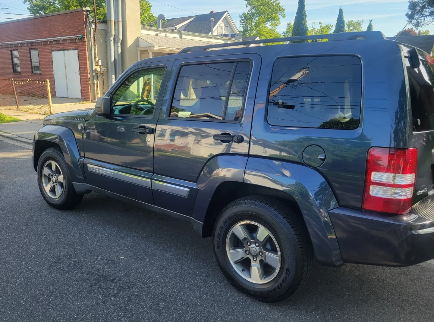 Jeep Liberty SUV 4x4 image indicator(7)