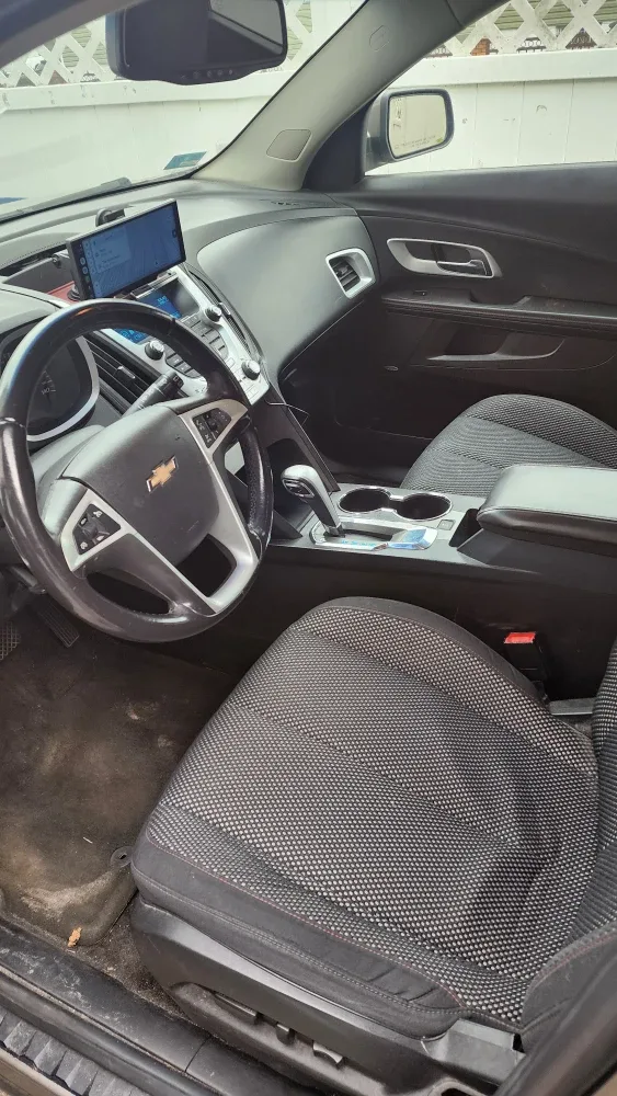 2010 Chevrolet Equinox LT AWD V6 image indicator(7)