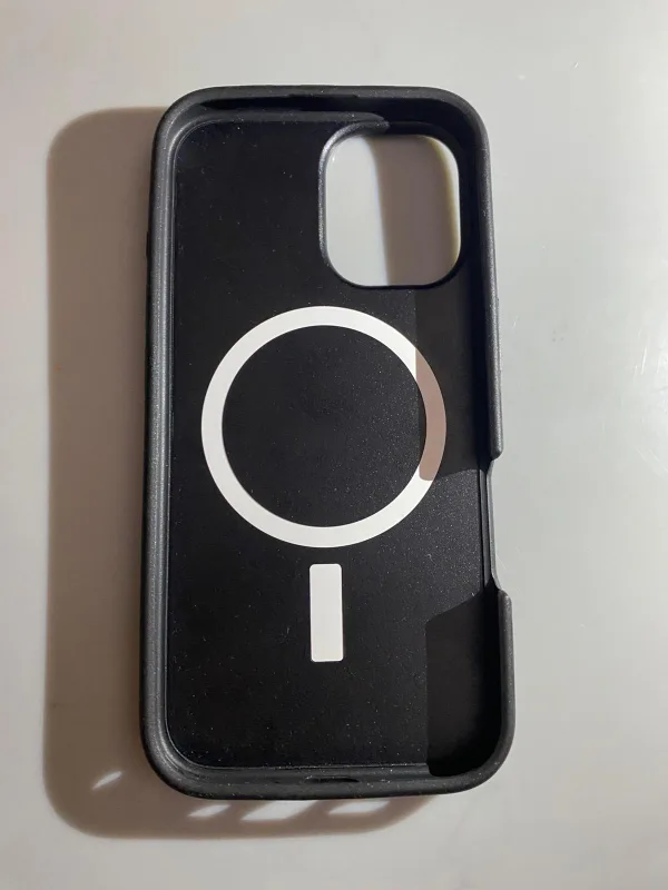 iPhone 16 Otterbox Black iPhone Case image indicator(2)