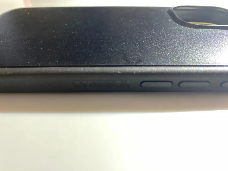 iPhone 16 Otterbox Black iPhone Case image indicator(3)