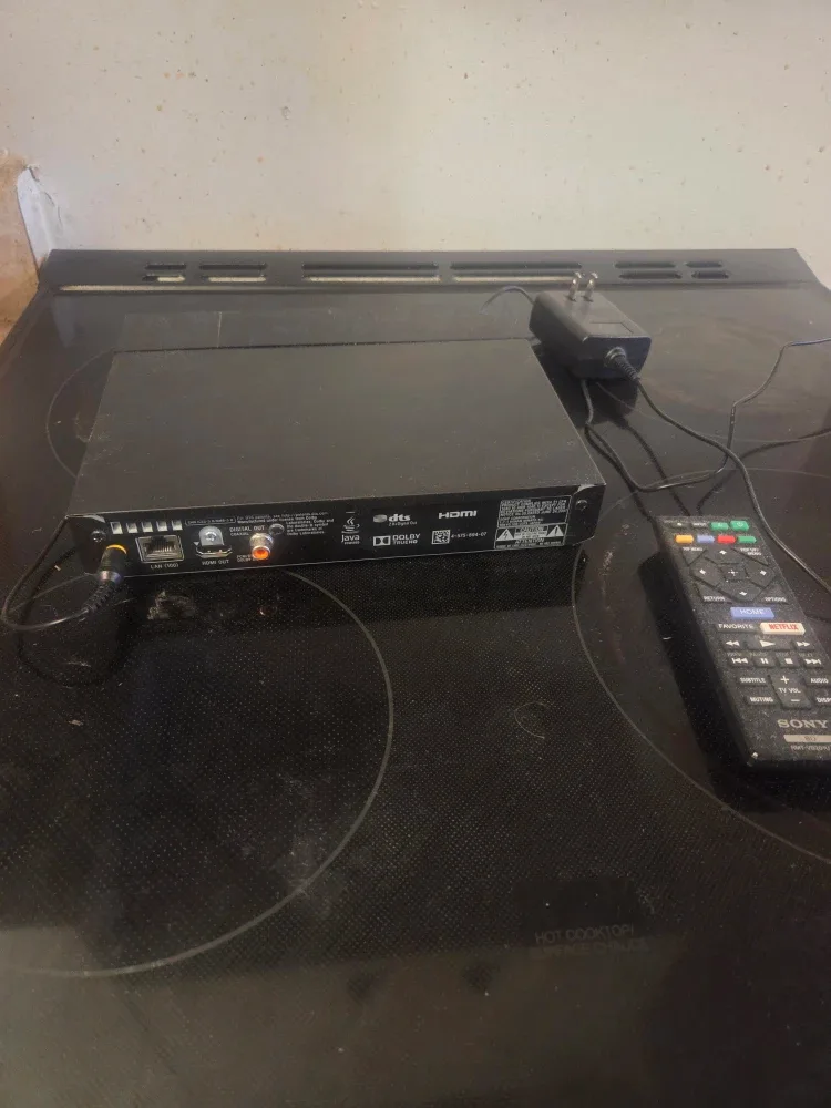 Sony Blu-Ray Disc Player with Remote image indicator(2)