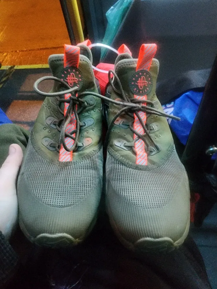 Nike Huarache Size 6Y