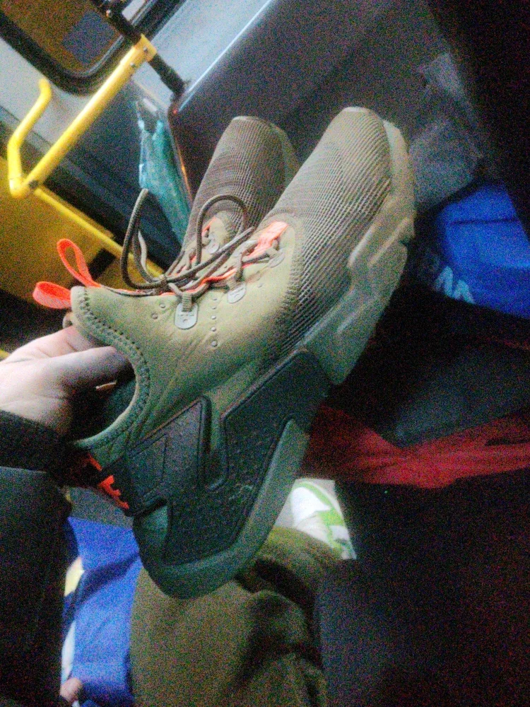 Nike Huarache Size 6Y image indicator(2)