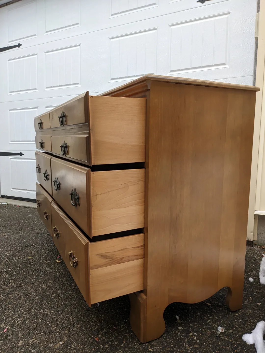 6 Drawer Dresser in Solid Maple image indicator(5)