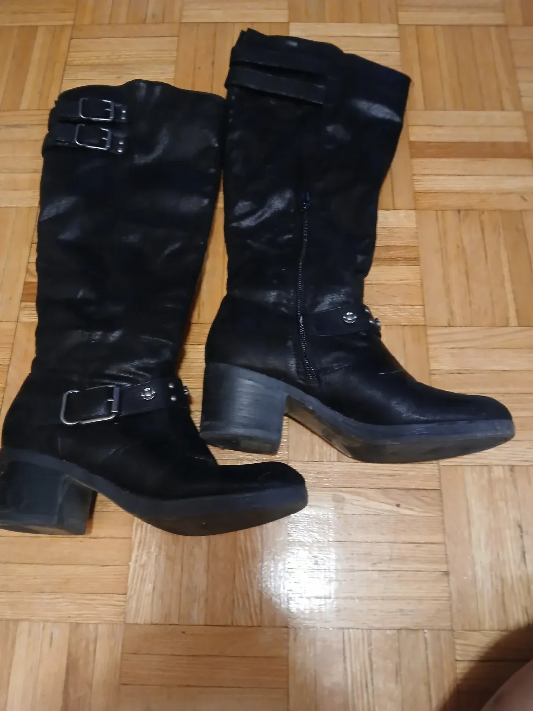 Black Boots image indicator(2)