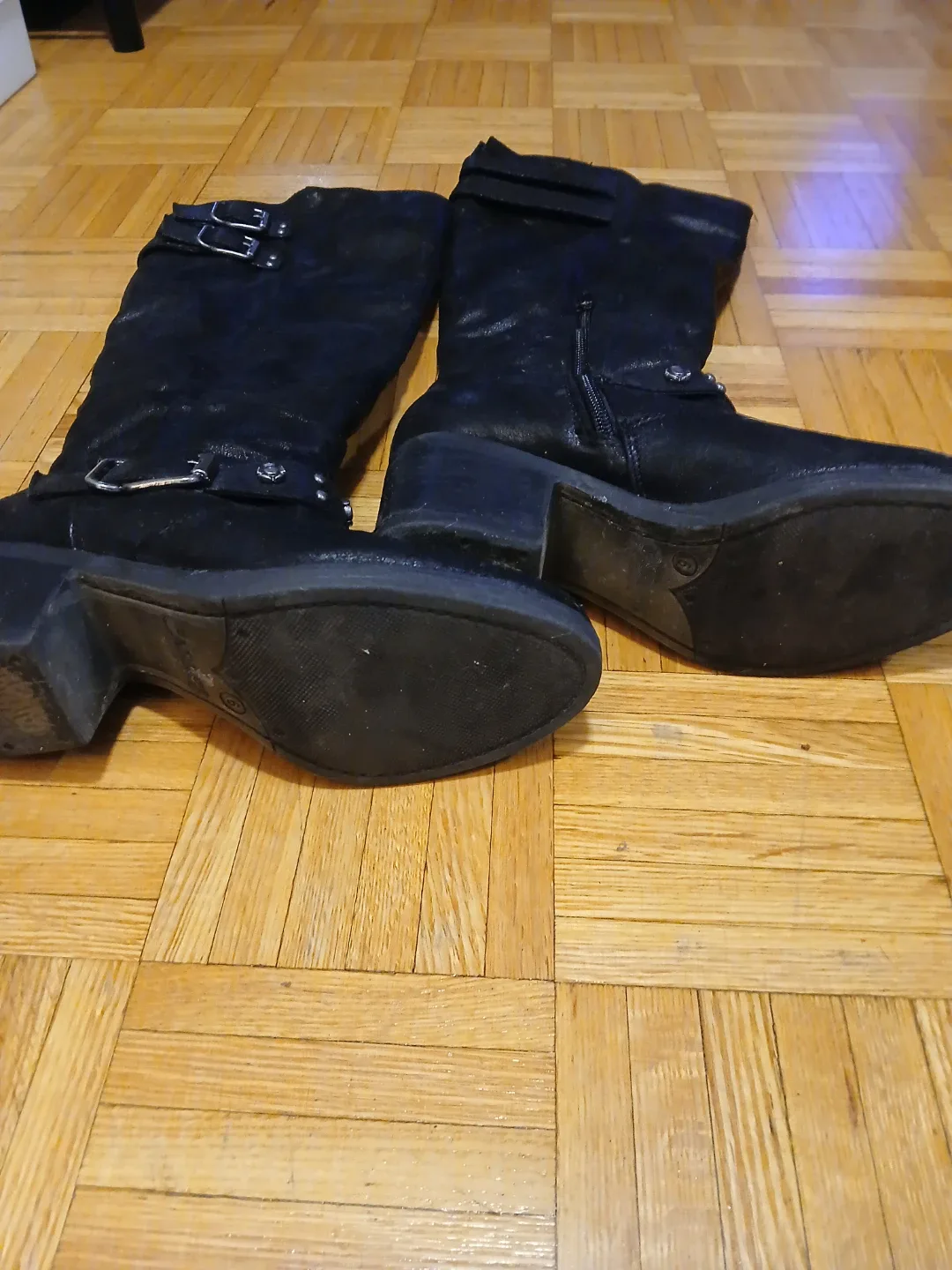 Black Boots image indicator(3)