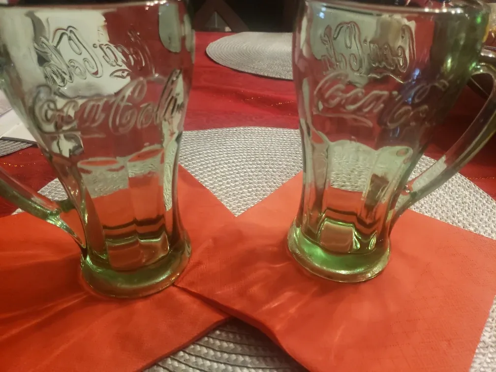 Coca-Cola Green Glass Mugs image indicator(2)