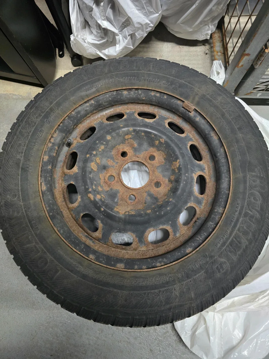 4x winter Used Tire 195/65 R15 with rims
