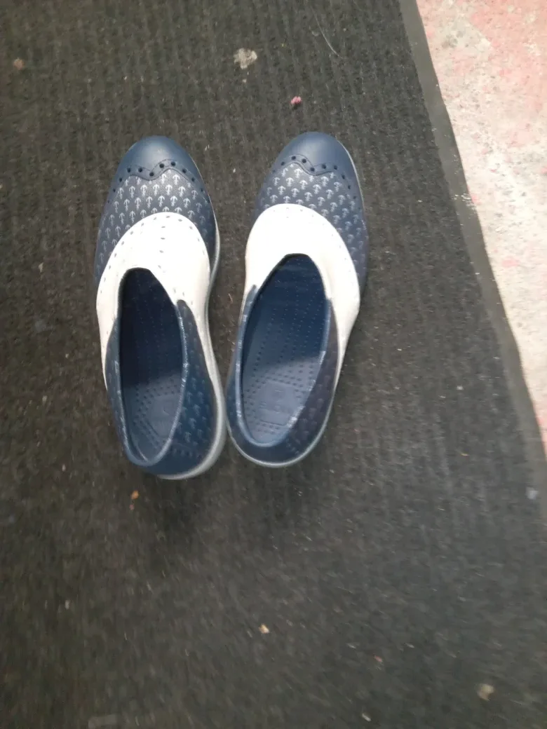 Oka-B Women's Navy & White Wingtip Shoes Size 11 image indicator(2)