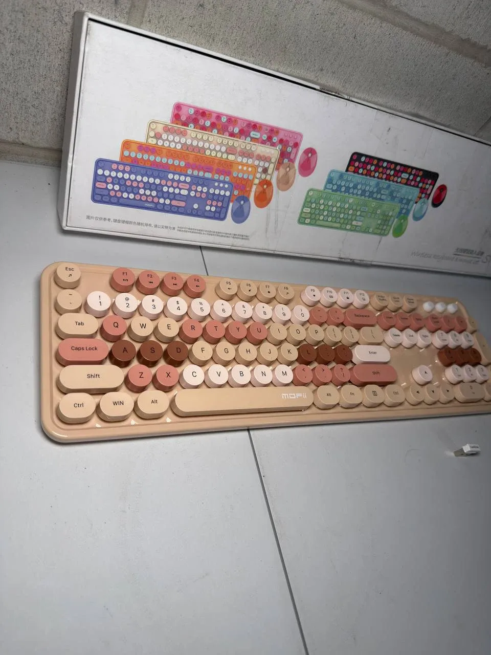 Lomiluskr 2.4G Full-Size Wireless Keyboard and Mouse (Milk Tea) image indicator(4)