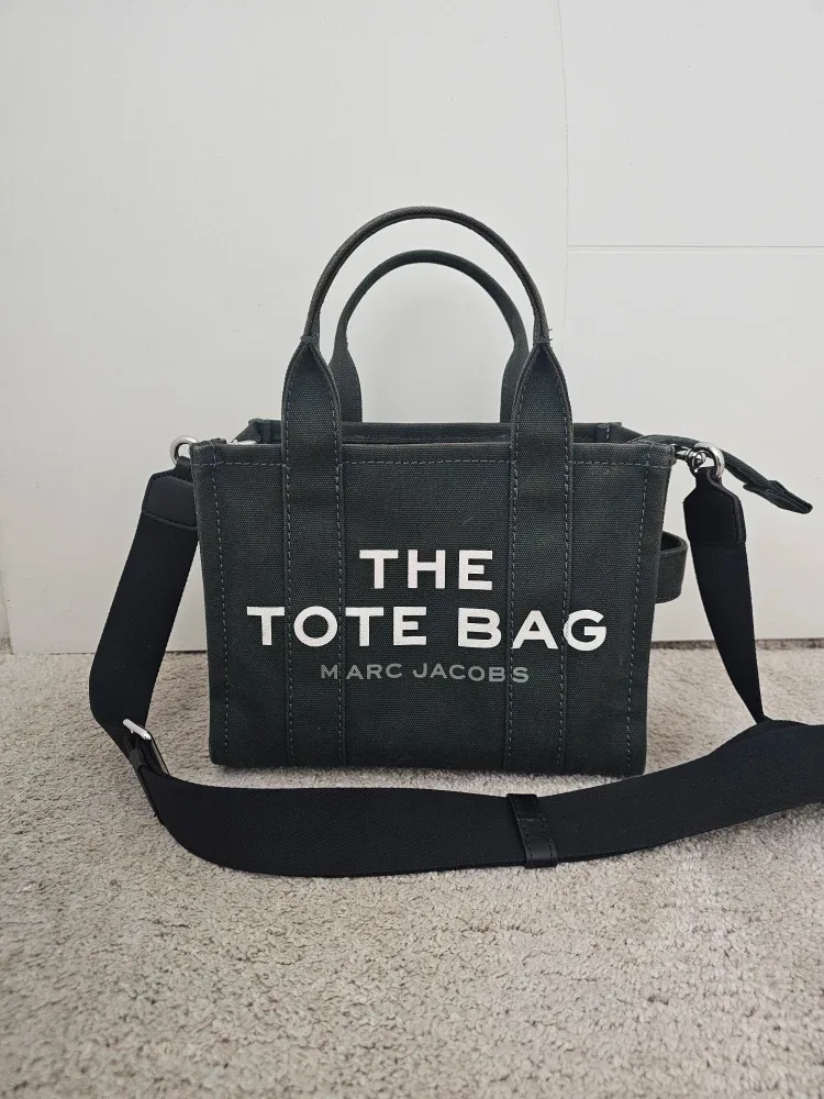 Authentic Marc Jacobs The Tote Bag - Green