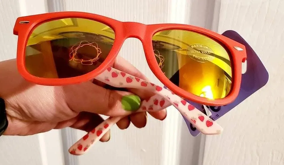 New with tags fashion sunglasses for girls. thumbnail