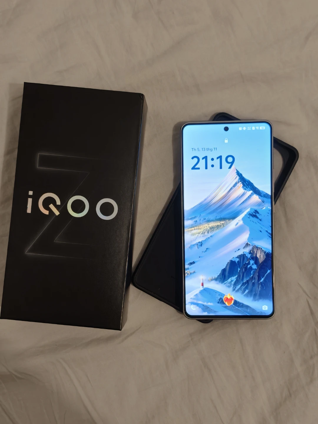 iQOO Smartphone - Like New! - photo 2
