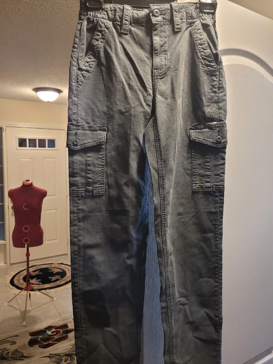 American Eagle Cargo Pants - Size 00, Olive Green image indicator(3)