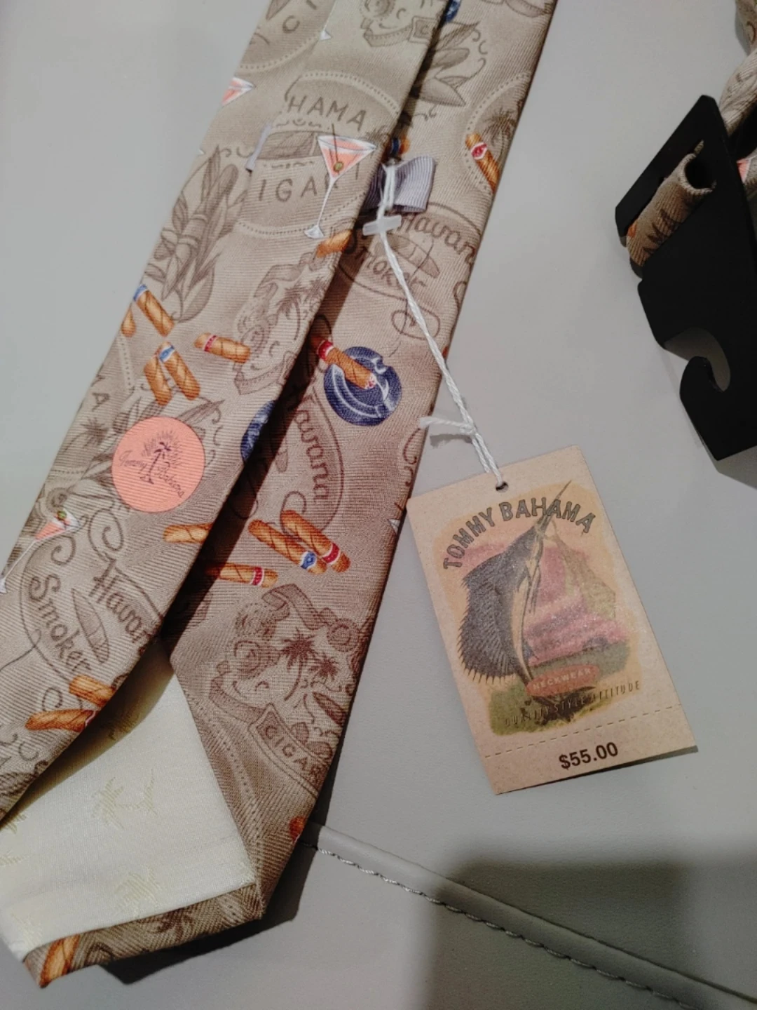 🥕TOMMY BAHAMA 100% SILK CIGAR THEMED TIE BRAND NEW - photo 2