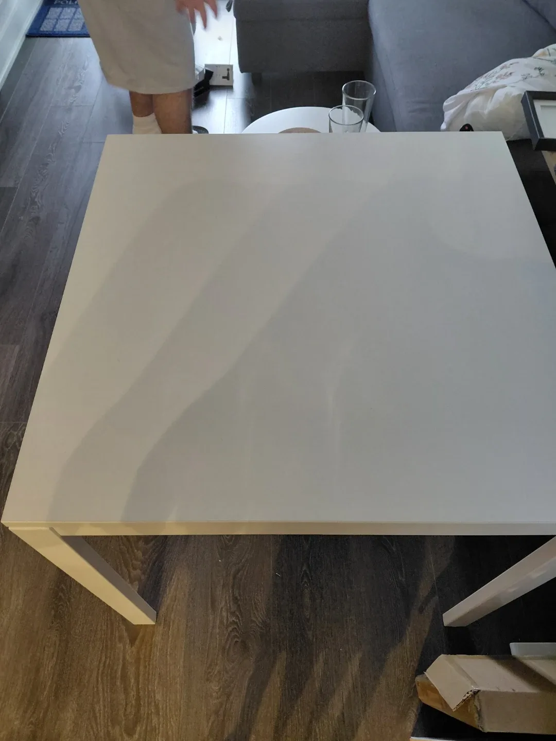 White Square Table image indicator(2)