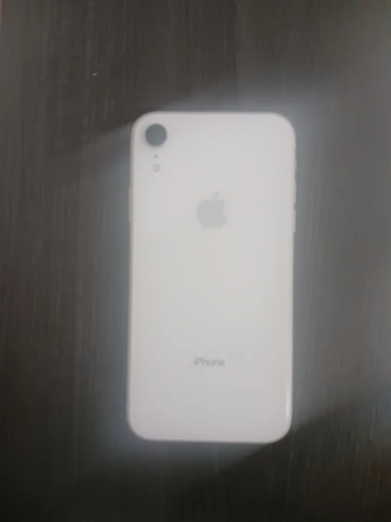 Apple IPhone XR - 64GB , White , With Box - Excellent Condition image indicator(4)