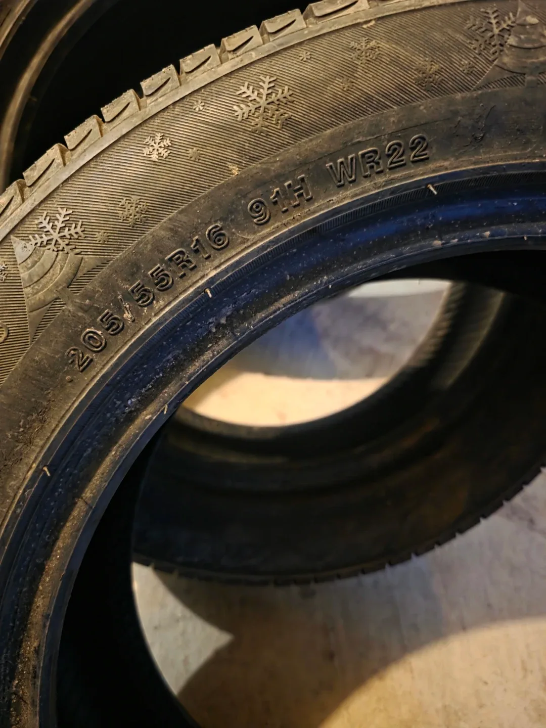 2X205/55R16 Winrun Winter-max winter  Tires only pair image indicator(2)